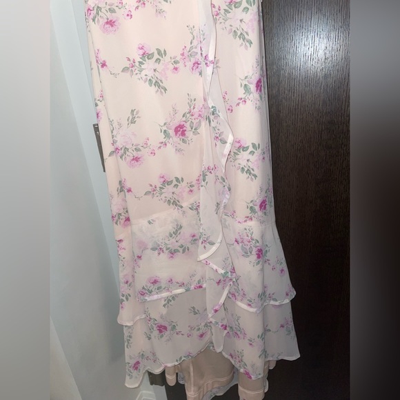 BNWT lulus floral floor length ruffled dress - Picture 4 of 8